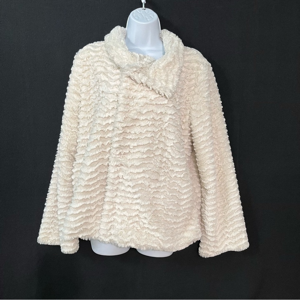 Patagonia Pelage coat L large Ivory white Faux fur Plush womens jacket. Full zip